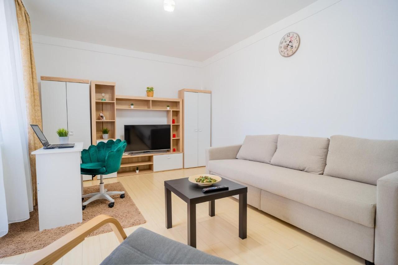Serene 1Br Apartment With Workspace บูคาเรสต์ ภายนอก รูปภาพ