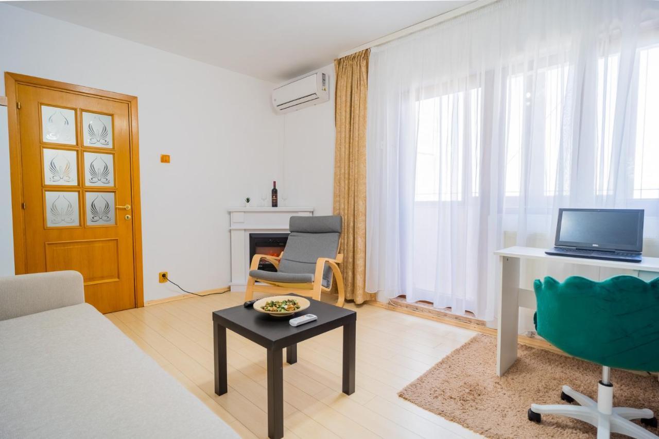 Serene 1Br Apartment With Workspace บูคาเรสต์ ภายนอก รูปภาพ